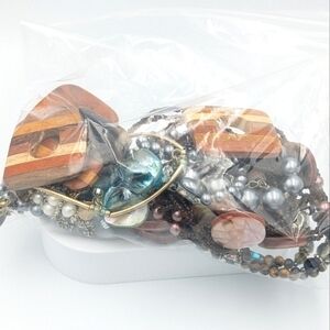 Vintage - modern beaded jewelry for crafting